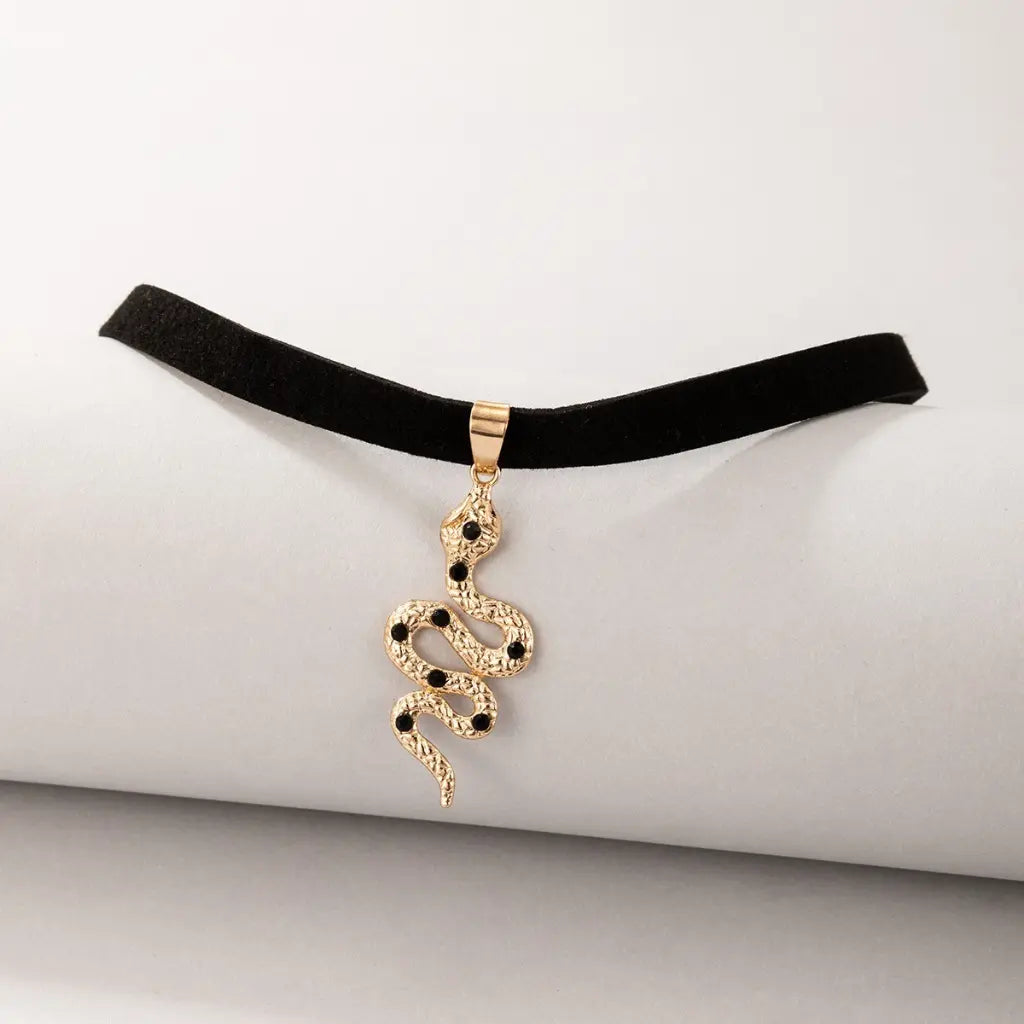 Halsband Schlange Gothic Punk – Samt Choker mit Schlangen Anhänger in Silber Gold